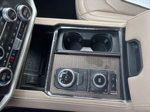 Certified 2024 Ford Expedition Limited image 14