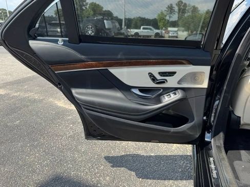 Used 2015 Mercedes-Benz S 550 Sedan image 15