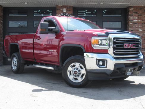 Used 2018 GMC Sierra 2500 SLE w/ SLE Preferred Package AWD/4WD image 2