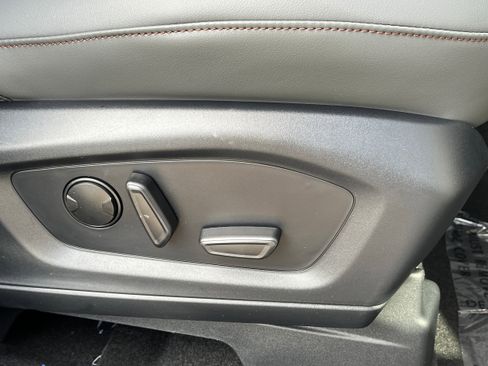 New 2026 Ford Explorer Active w/ Active Comfort Package image 16