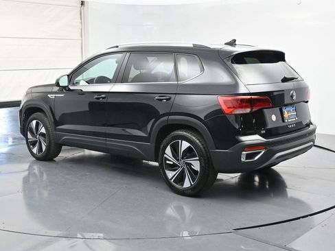 Used 2024 Volkswagen Taos SE image 24