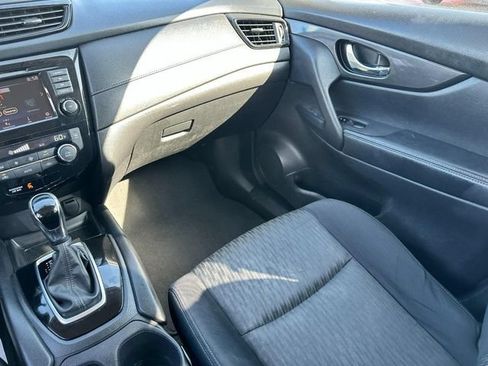 Used 2018 Nissan Rogue SV FWD image 15