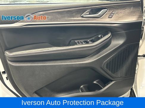 Used 2023 Jeep Grand Cherokee Limited AWD/4WD image 15