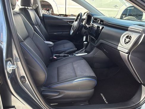 Used 2017 Toyota Corolla SE FWD image 30
