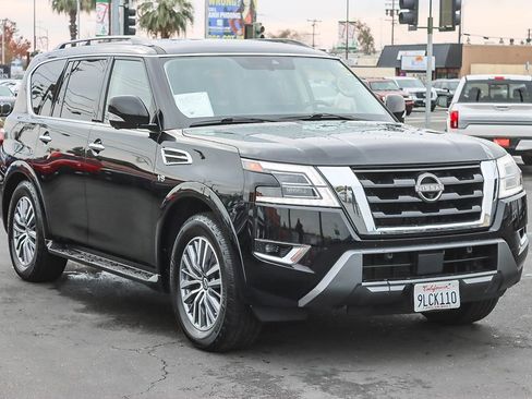 Used 2021 Nissan Armada SL w/ Captain's Chairs Package image 5
