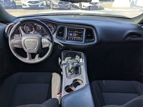 Used 2022 Dodge Challenger SXT image 15