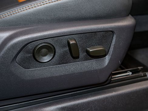 Used 2025 GMC Sierra 2500 AT4 w/ AT4 Premium Plus Package image 27