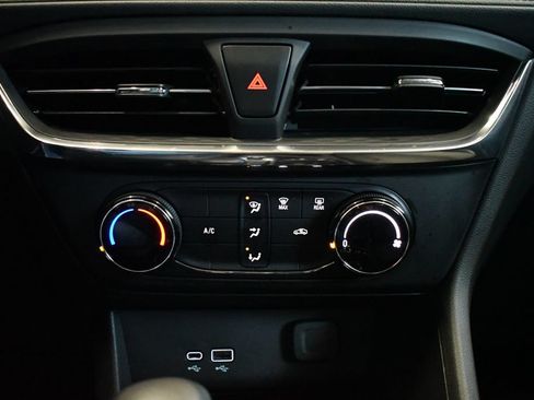 Used 2025 Buick Encore GX Preferred FWD image 38