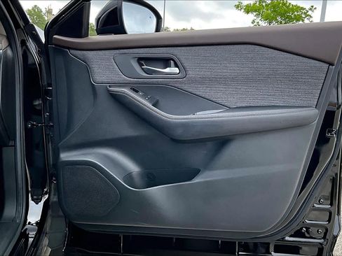 Certified 2023 Nissan Rogue SV image 23