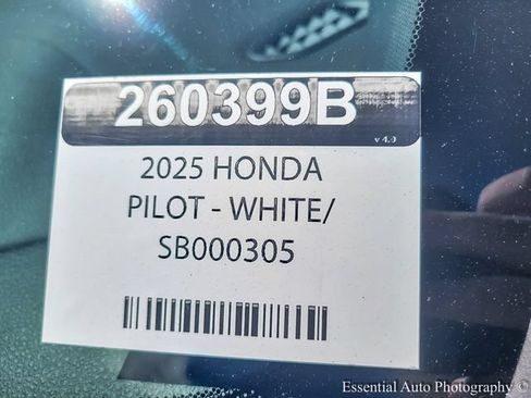 Used 2025 Honda Pilot Black Edition image 28