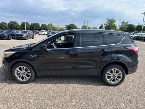 Used 2017 Ford Escape SE w/ SE Cold Weather Package FWD image 8