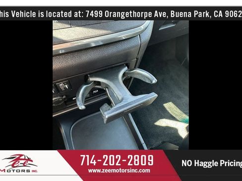 Used 2017 Toyota Sienna SE Premium w/ Cargo Management Package FWD image 36