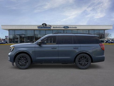 New 2026 Ford Expedition Platinum w/ Stealth Appearance Package image 3