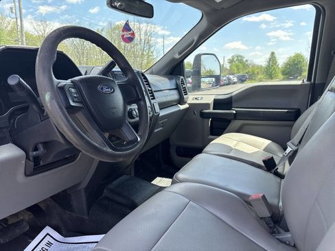Used 2019 Ford F250 XL w/ Power Equipment Group AWD/4WD image 12