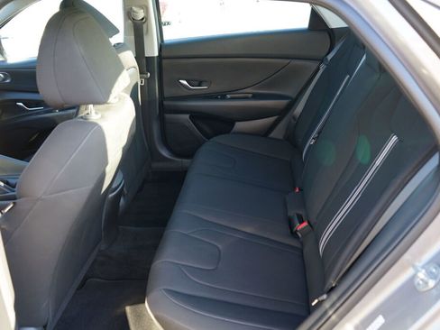 Certified 2023 Hyundai Elantra SEL w/ Preferred Accessory Package image 16