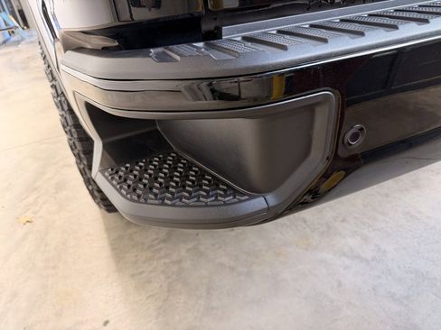 Used 2024 GMC Sierra 1500 AT4X image 15