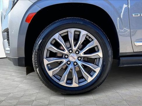 Used 2021 GMC Yukon Denali w/ Denali Premium Package image 23