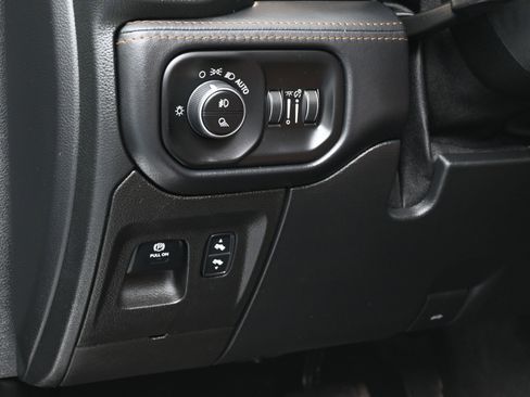 Used 2022 RAM 1500 Limited w/ Body Color Bumper Group image 23