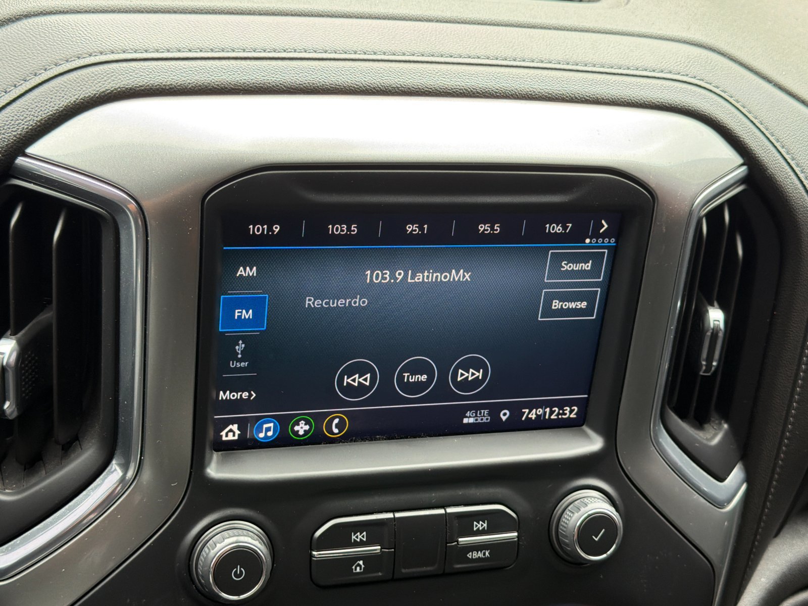 Used 2022 Chevrolet Silverado 1500 LT RWD image 23