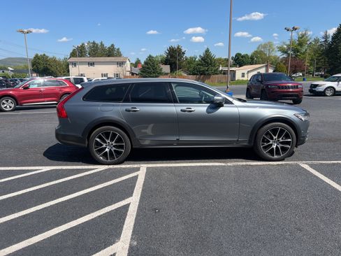 Used 2019 Volvo V90 T6 Cross Country w/ Advanced Package AWD/4WD image 7