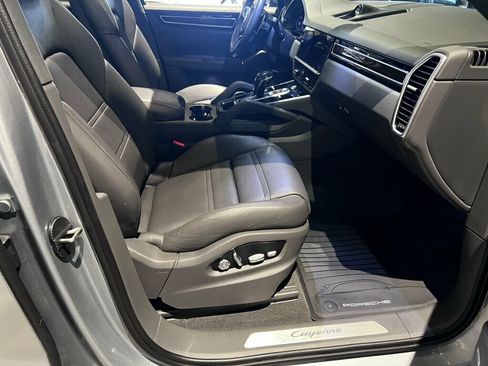Used 2021 Porsche Cayenne AWD/4WD image 35