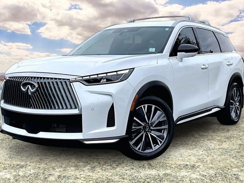 Used 2026 INFINITI QX60 Luxe w/ Family Package FWD image 3
