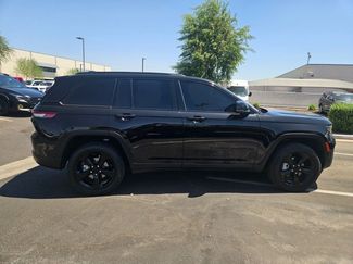 Used 2023 Jeep Grand Cherokee Limited w/ Black Appearance Package AWD/4WD video 4