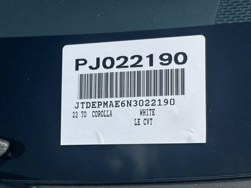 Used 2022 Toyota Corolla LE FWD image 14