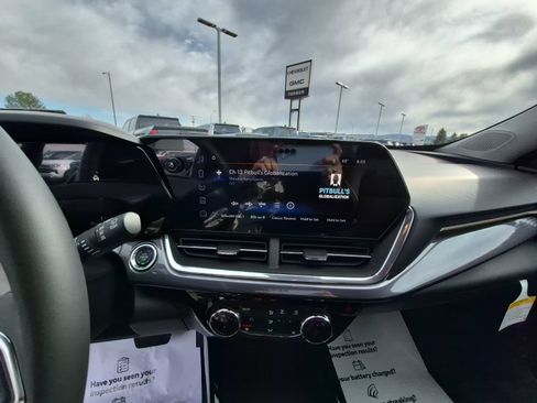New 2026 Chevrolet Trax ACTIV FWD image 18