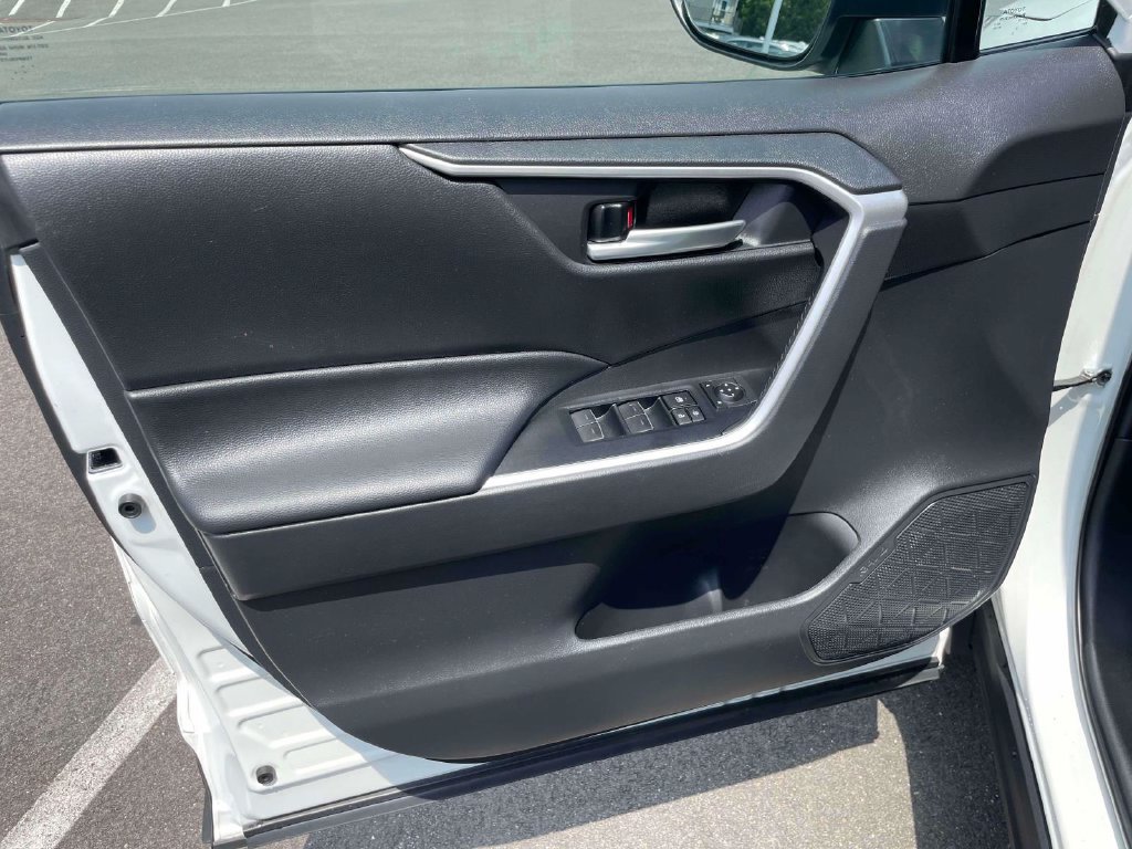 Used 2023 Toyota RAV4 XLE w/ Convenience Package AWD/4WD image 15