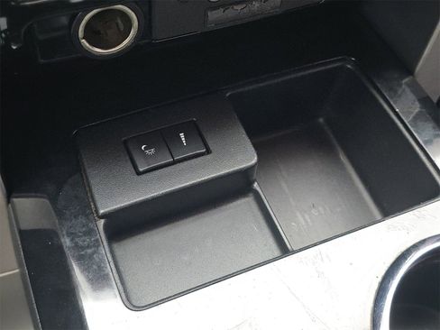 Used 2012 Ford F150 Platinum image 29