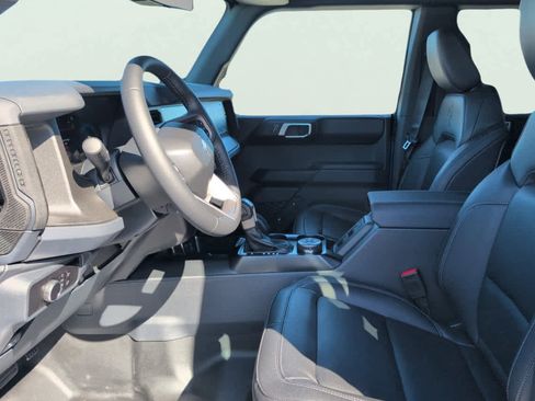 New 2025 Ford Bronco Badlands w/ Sasquatch Package image 9