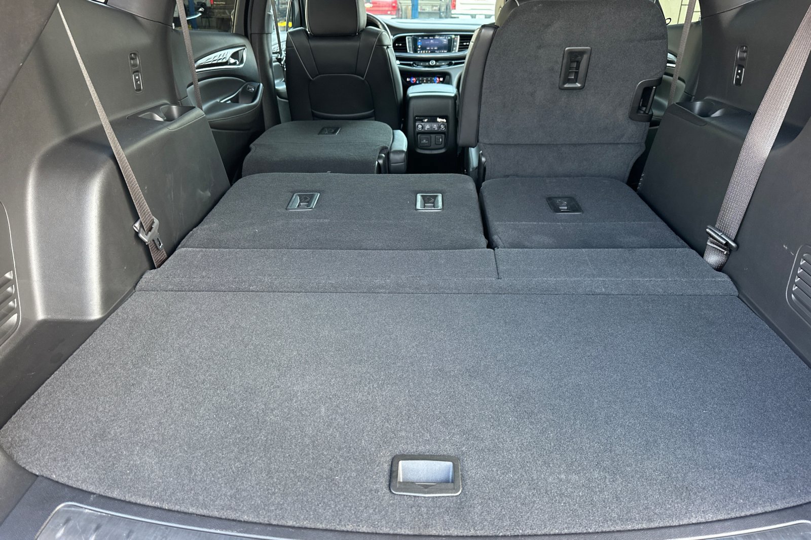 Certified 2024 Buick Enclave Avenir FWD image 18