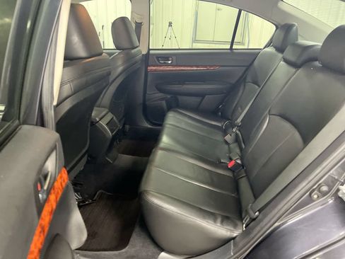 Used 2010 Subaru Legacy 2.5i Limited AWD/4WD image 22