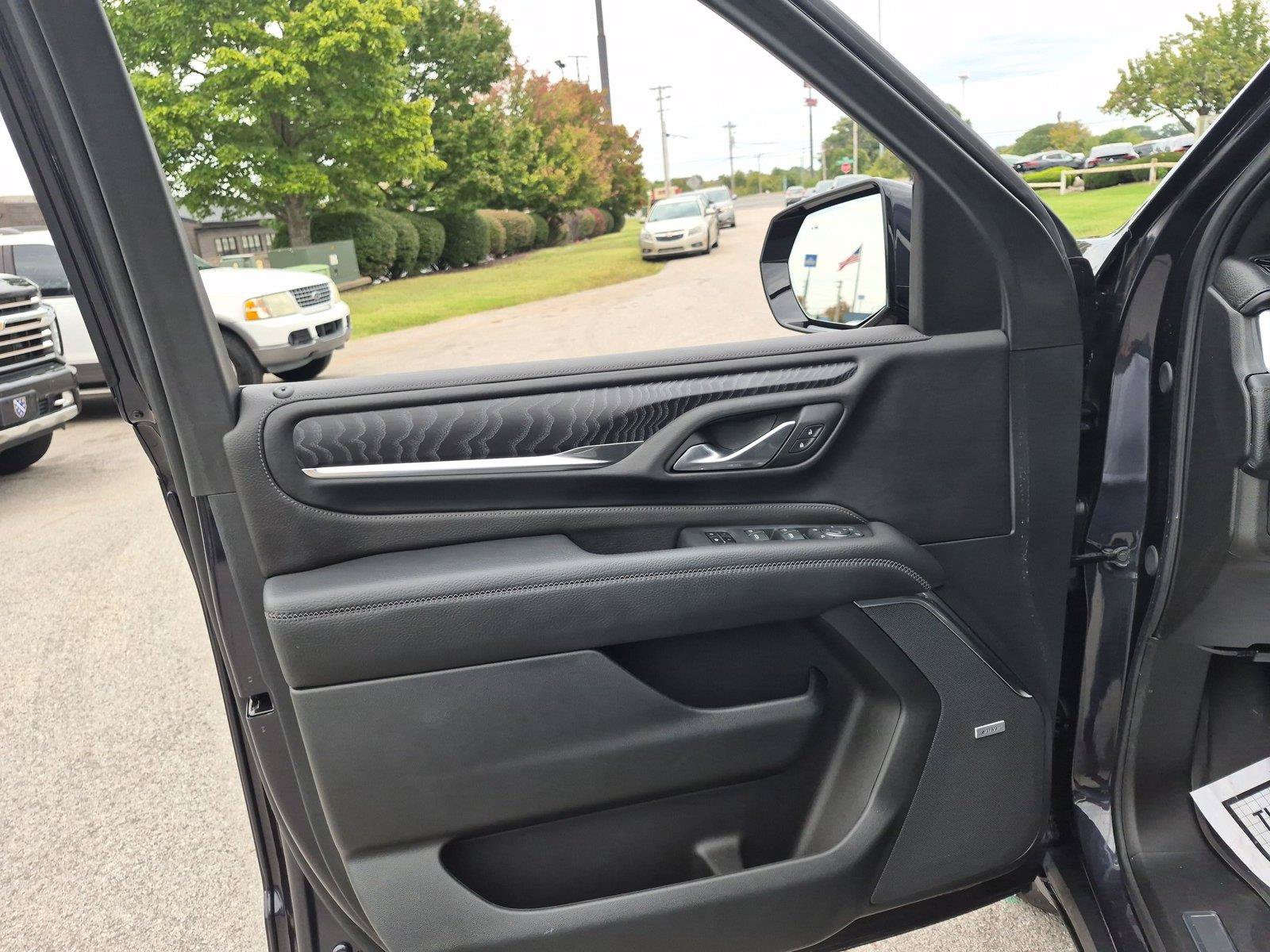 Used 2024 GMC Yukon Denali AWD/4WD image 14