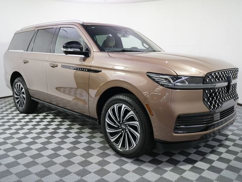 New 2026 Lincoln Navigator Black Label AWD/4WD image 8