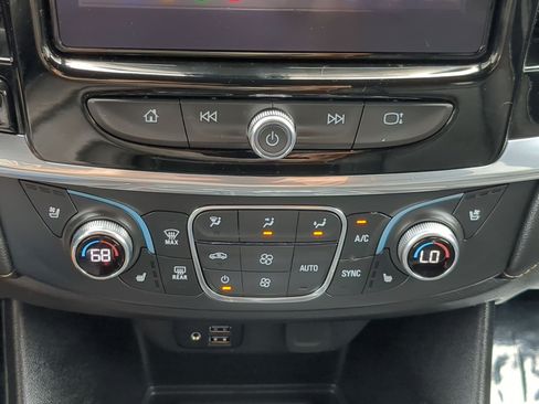 Used 2023 Chevrolet Traverse Premier w/ Redline Edition AWD/4WD image 23