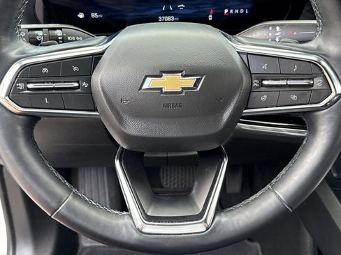Used 2025 Chevrolet Equinox LT w/ Safety and Technology Package FWD image 11