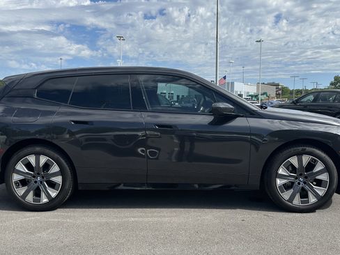 Used 2026 BMW iX xDrive45 w/ Executive Package image 11