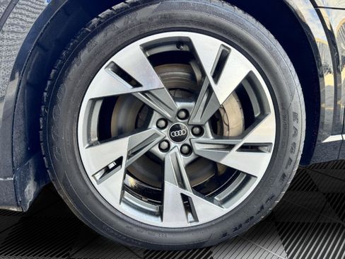 Used 2021 Audi e-tron Premium w/ Convenience Plus Package image 9