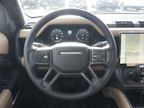 New 2026 Land Rover Defender 110 X-Dynamic SE image 10