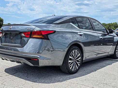 Used 2023 Nissan Altima 2.5 SV FWD image 6