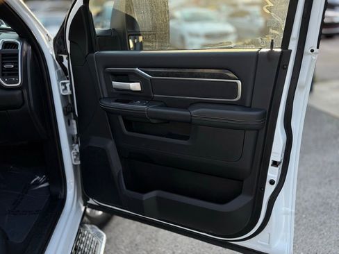 Used 2024 RAM 2500 Big Horn w/ Bed Utility Group image 10