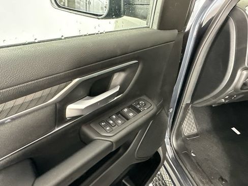 New 2026 RAM 1500 4x4 Crew Cab image 17
