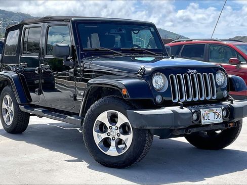 Used 2017 Jeep Wrangler Unlimited Sahara w/ Connectivity Group AWD/4WD image 21