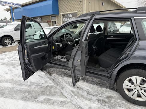 Used 2011 Subaru Outback 2.5i image 16