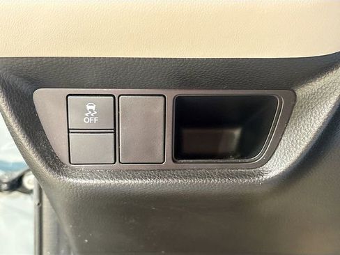 Used 2023 Honda HR-V LX image 12