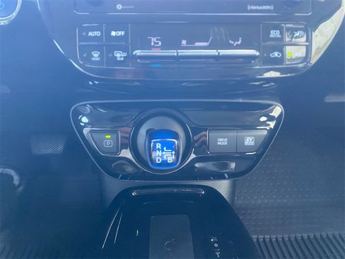 Used 2022 Toyota Prius XLE image 23