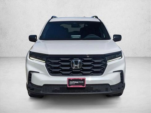 Used 2023 Honda Pilot Sport image 2