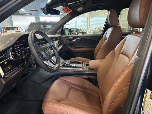 Used 2025 Audi Q7 3.0T Premium w/ Convenience Package image 14